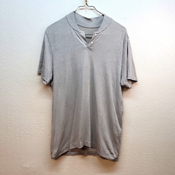 Men's Lululemon Shirt - Picture 4 of 9
